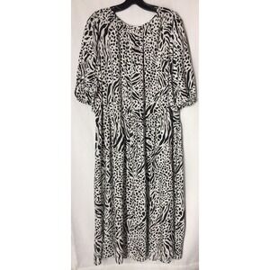 H & M Dress XL “ Runs Big” (See Pics For Size) Woman White Black Print Keyhole